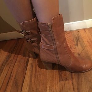 Leather upper with vegan leather ankle boots